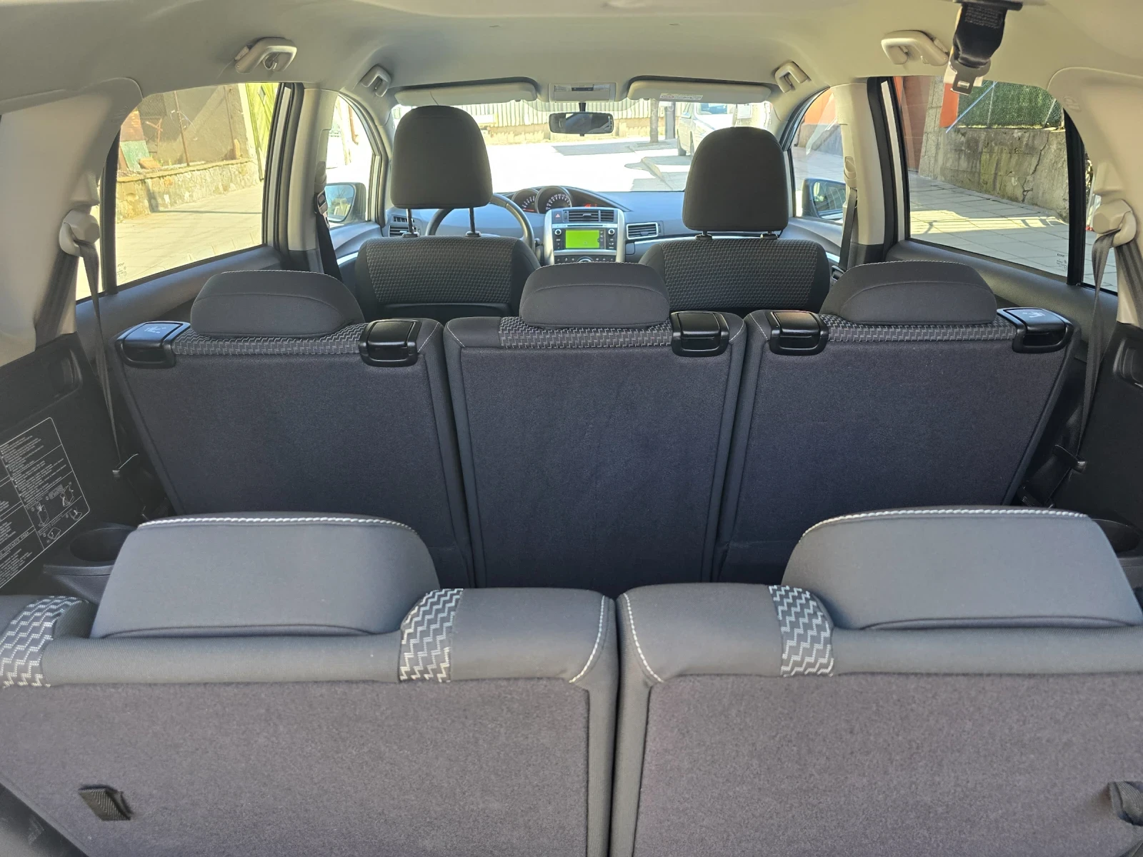 Toyota Verso 1.8i ШВЕЙЦАРИЯ , снимка 12 - Автомобили и джипове - 53865304