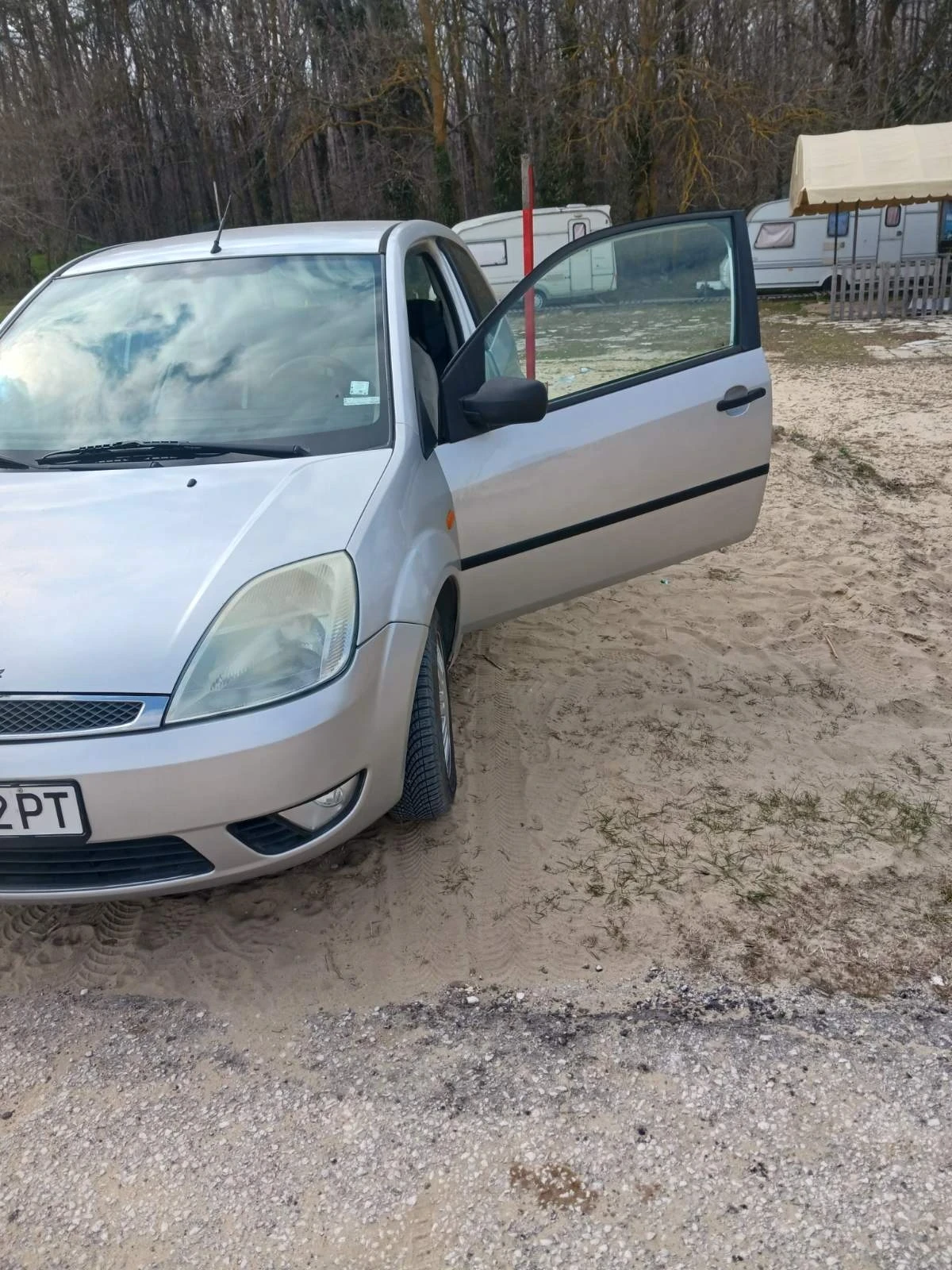 Ford Fiesta, снимка 5 - Автомобили и джипове - 53936012