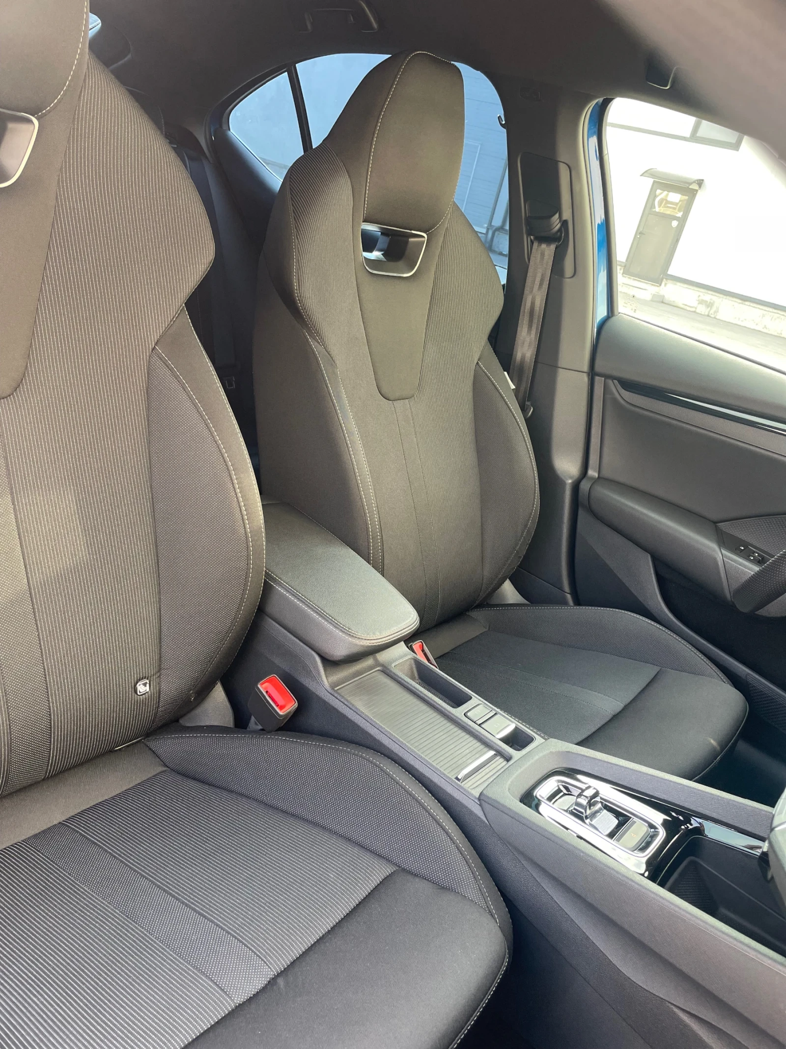 Skoda Octavia Sportline 2.0 TDI DSG Matrix LED Га, снимка 11 - Автомобили и джипове - 54003717