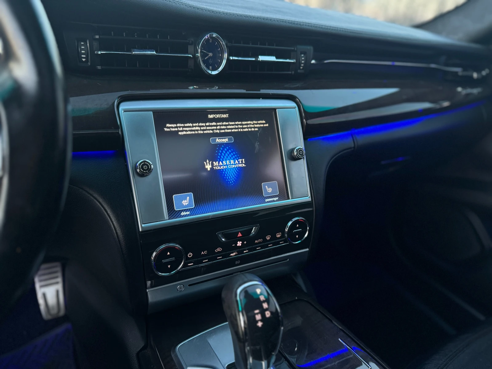 Maserati Quattroporte 3.0 Twin-Turbo| Q4| ПОДГРЕВ| KEYLESS| EXOTIC| ТОП, снимка 14 - Автомобили и джипове - 54134356