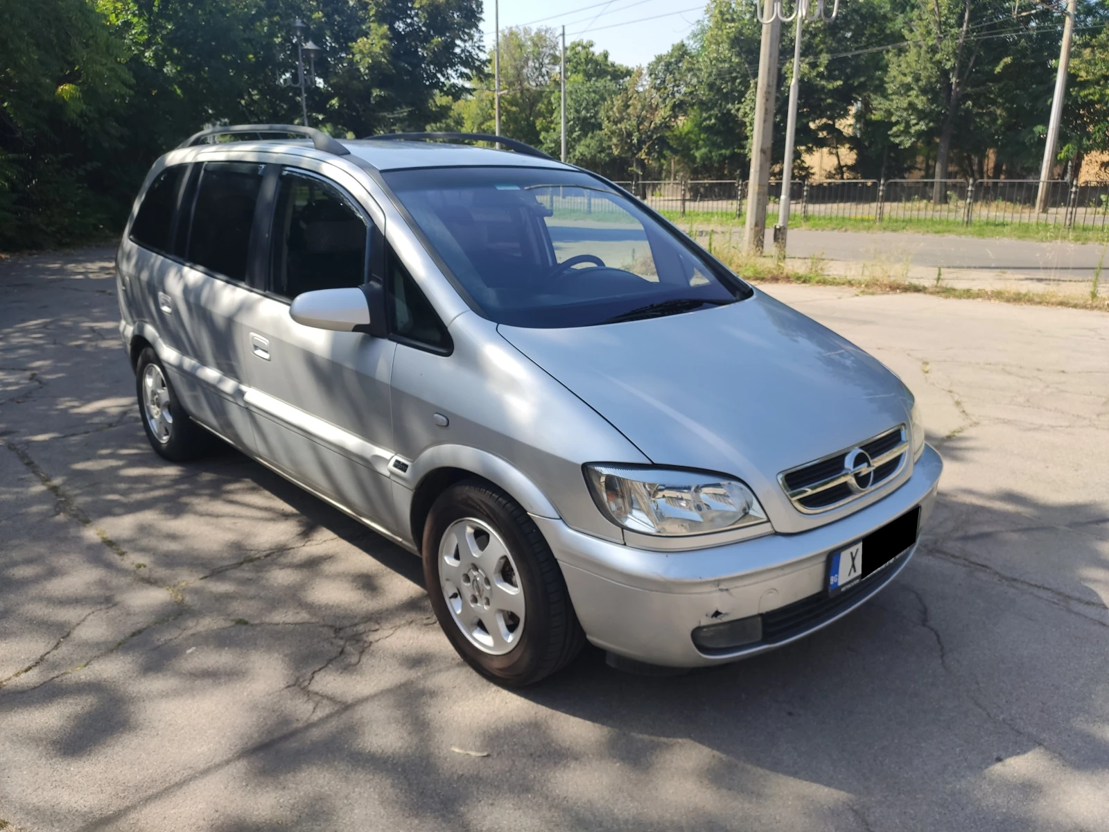Opel Zafira 1.6i, снимка 4 - Автомобили и джипове - 54211778