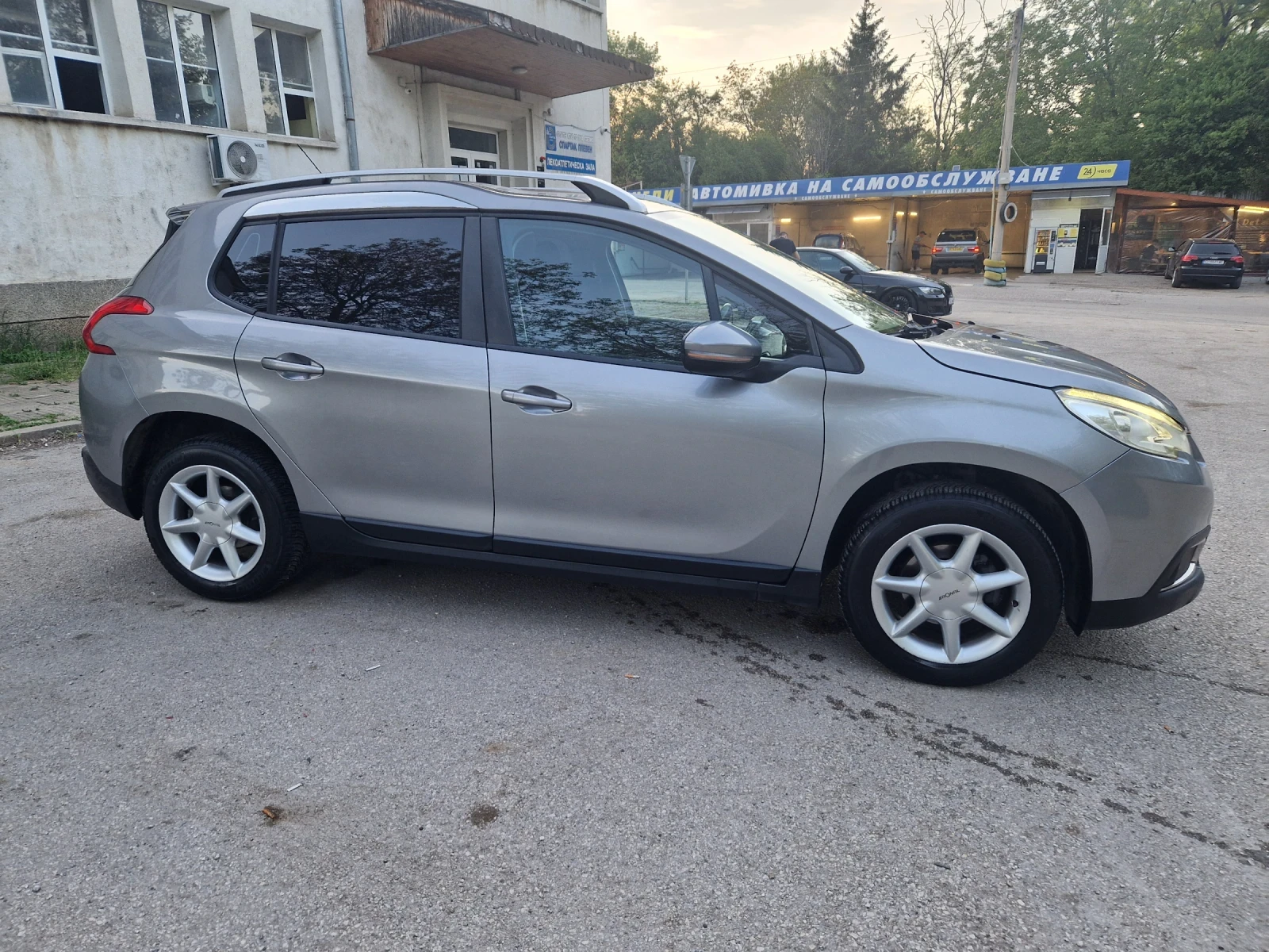 Peugeot 2008 E-HDI, снимка 4 - Автомобили и джипове - 54561098