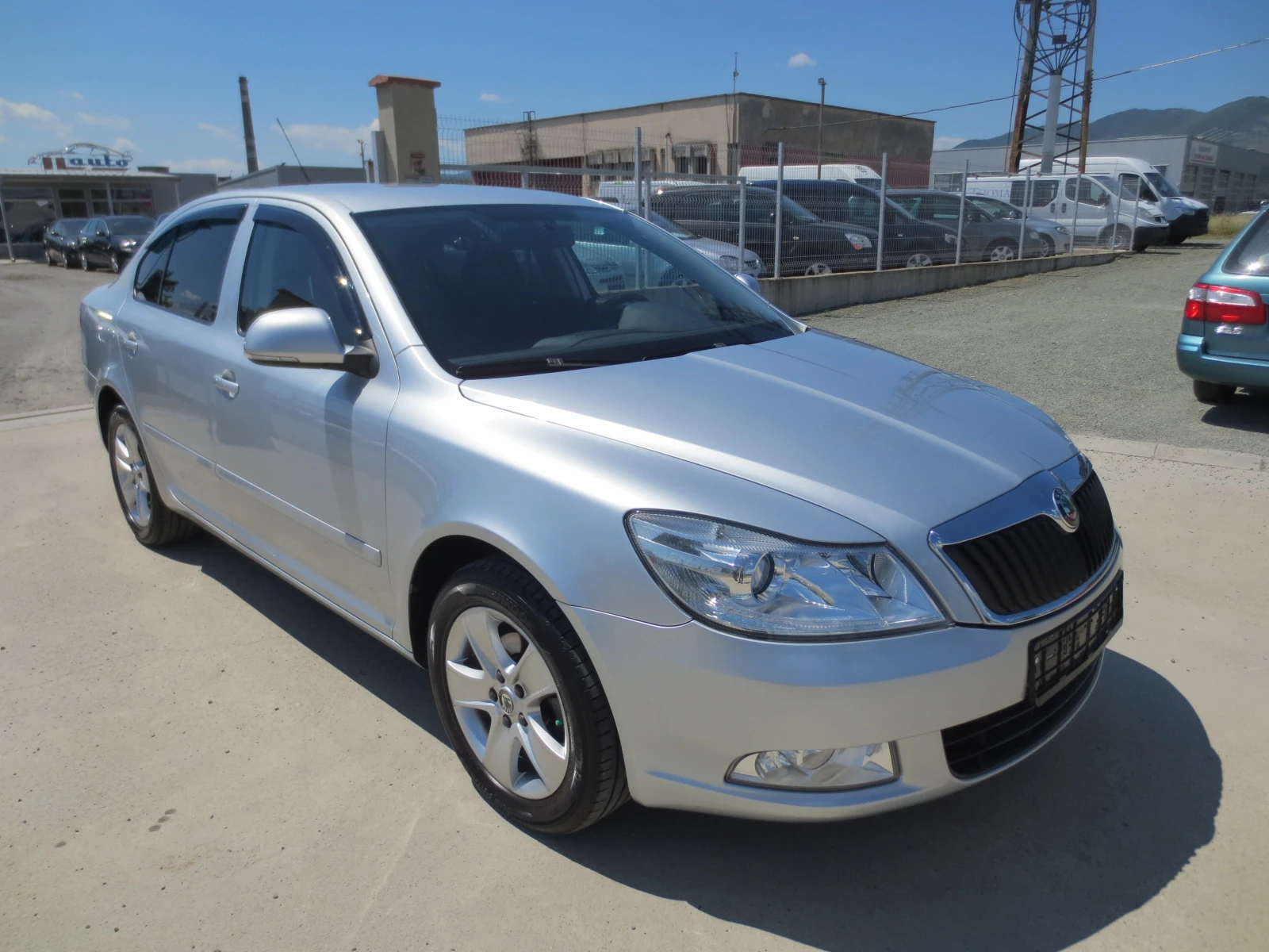 Skoda Octavia 1.6 TDI, снимка 3 - Автомобили и джипове - 54680011