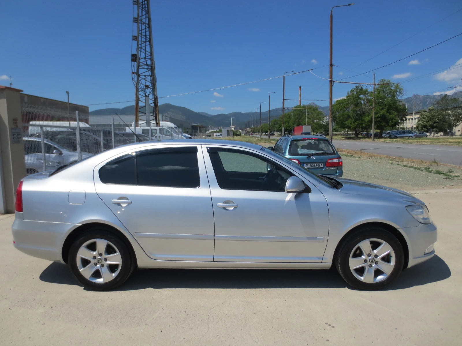 Skoda Octavia 1.6 TDI, снимка 4 - Автомобили и джипове - 54680011
