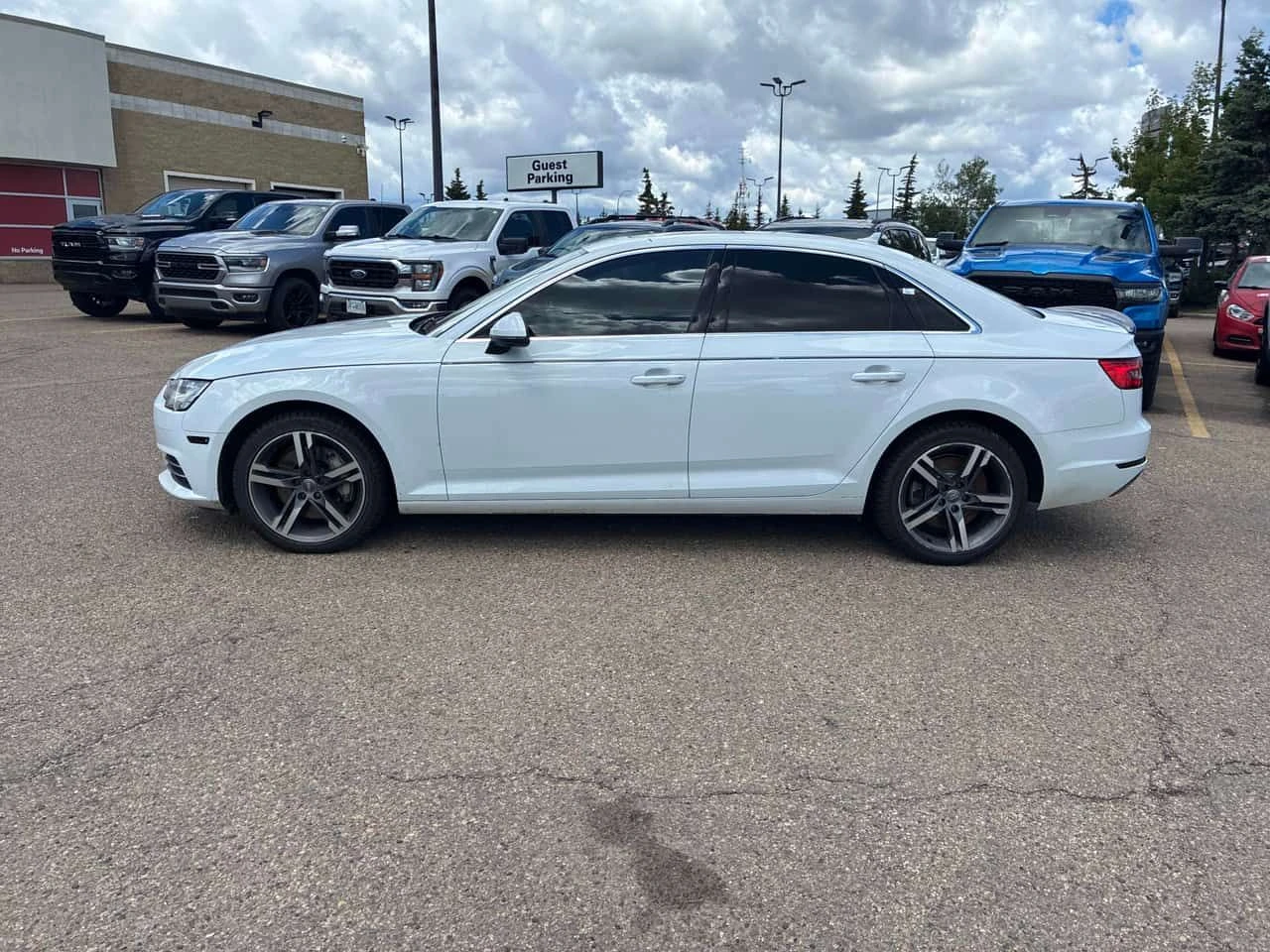 Audi A4 TECHNIK/360/ПОДГРЕВ/CARFAX/КЛИП/ФИНАНСИРАНЕ, снимка 3 - Автомобили и джипове - 54973987