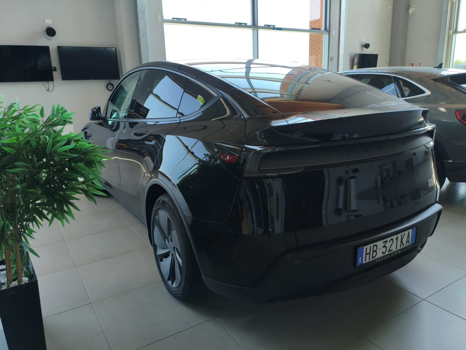 Tesla Model Y Juniper Long Range Dual AWD 03/2026, снимка 3 - Автомобили и джипове - 55652969