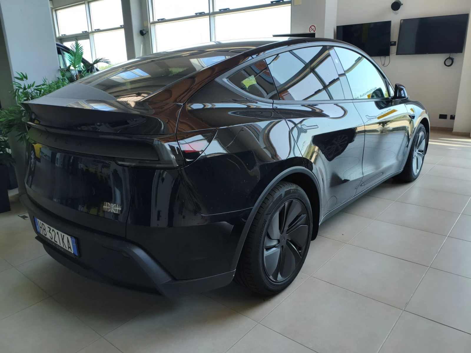 Tesla Model Y Juniper Long Range Dual AWD 03/2026, снимка 4 - Автомобили и джипове - 55652969