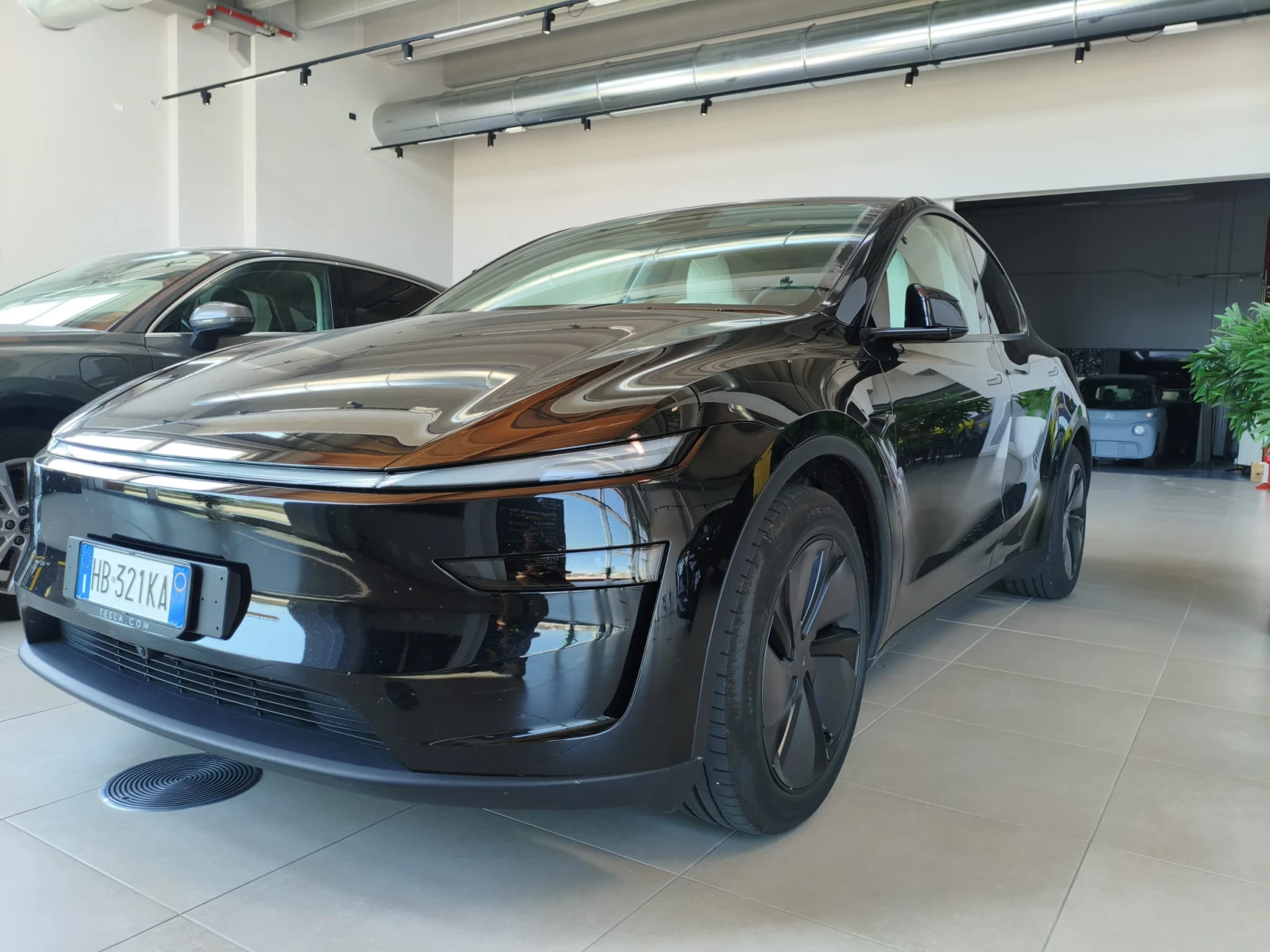 Tesla Model Y Juniper Long Range Dual AWD 03/2026
