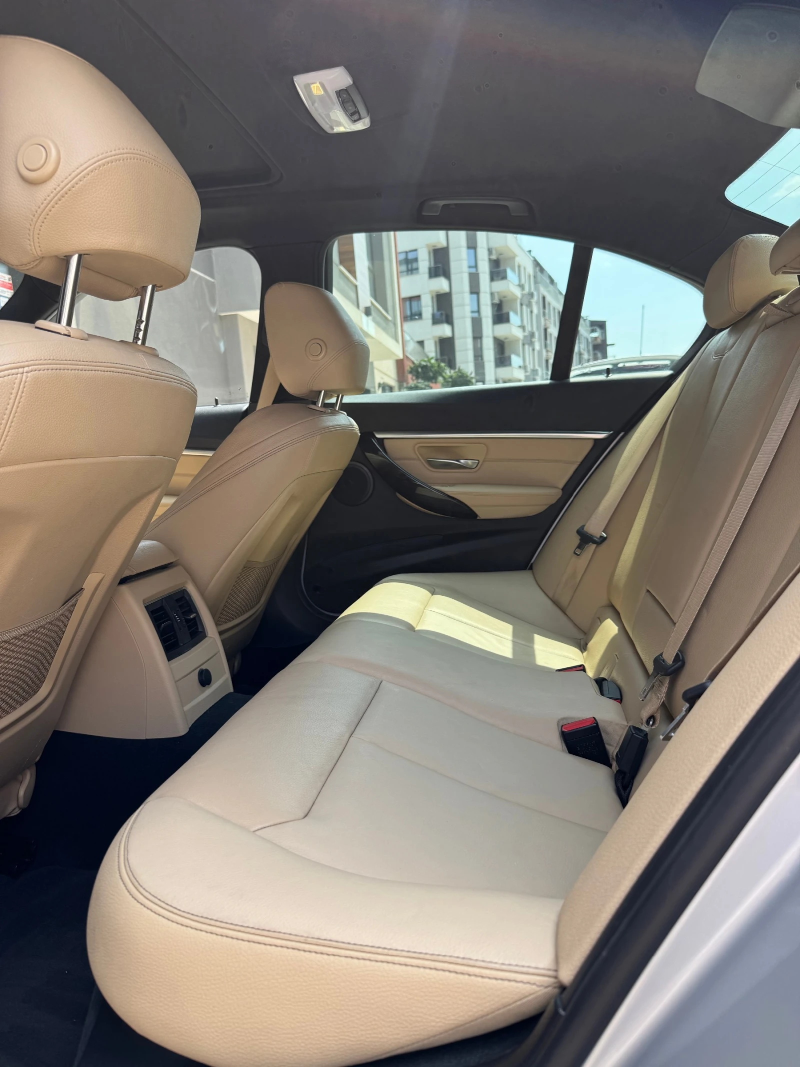 BMW 330, снимка 13 - Автомобили и джипове - 55769126