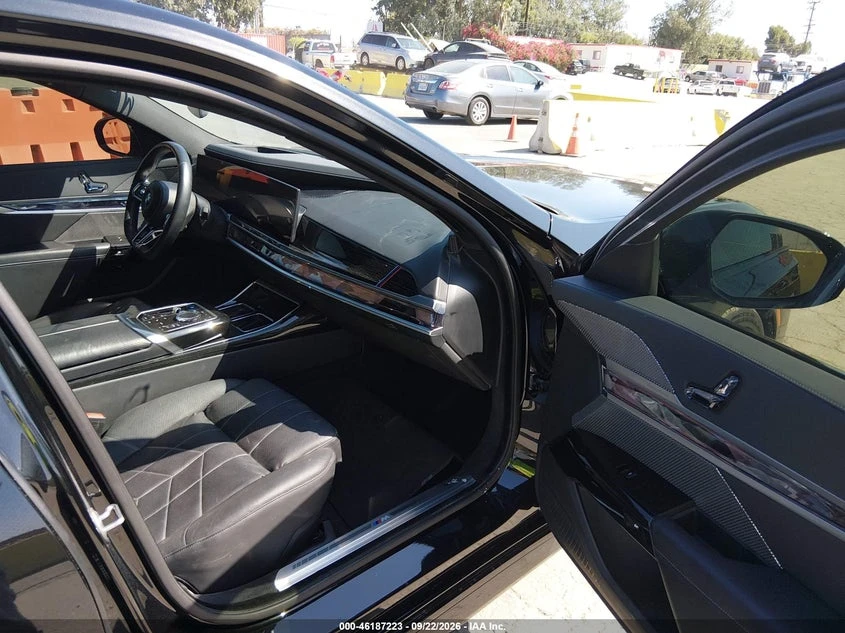 BMW i7 Edrive50 RWD, снимка 5 - Автомобили и джипове - 56425485
