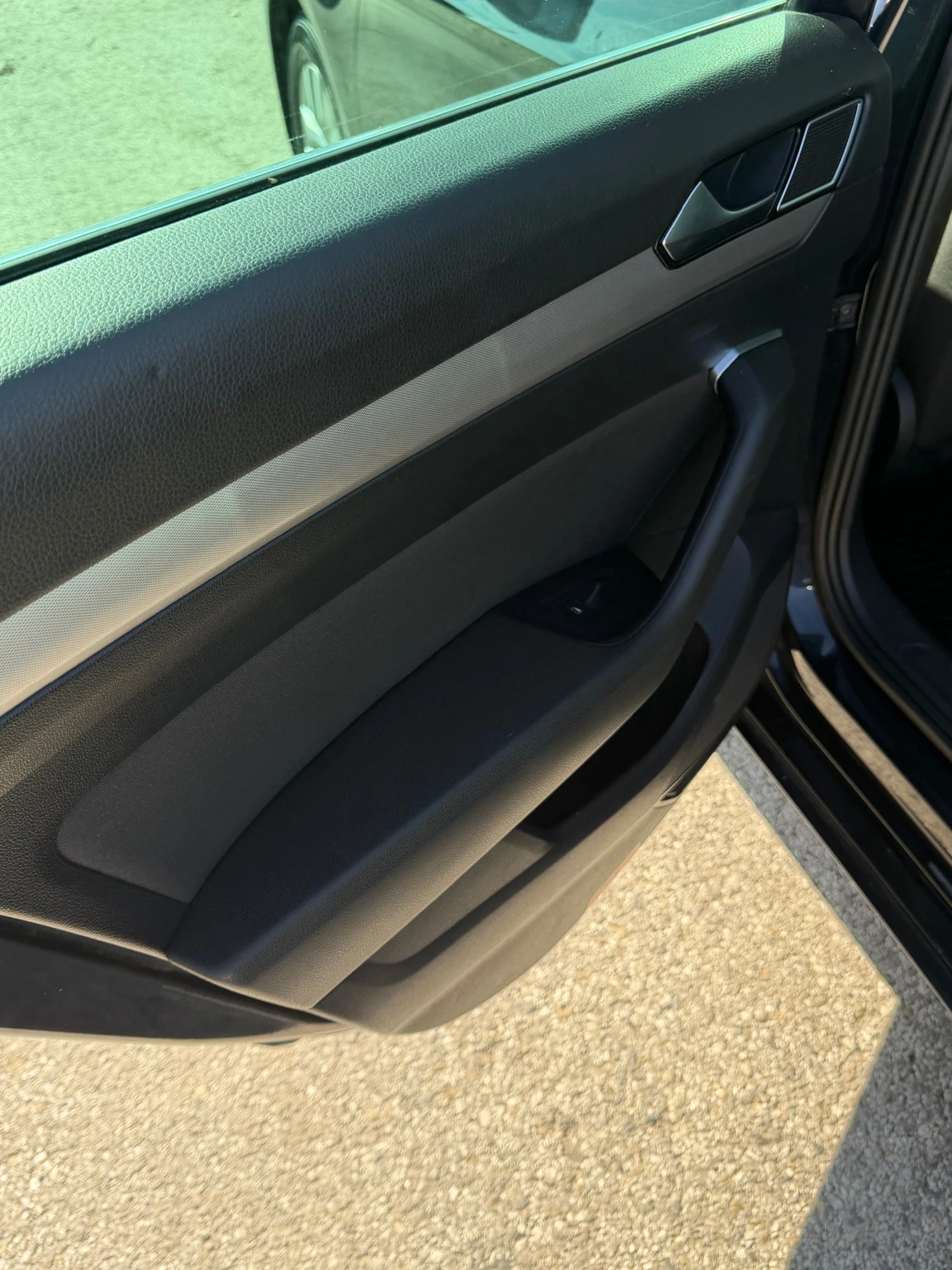 VW Passat 2.0 ТДИ Автомат, снимка 10 - Автомобили и джипове - 56634171
