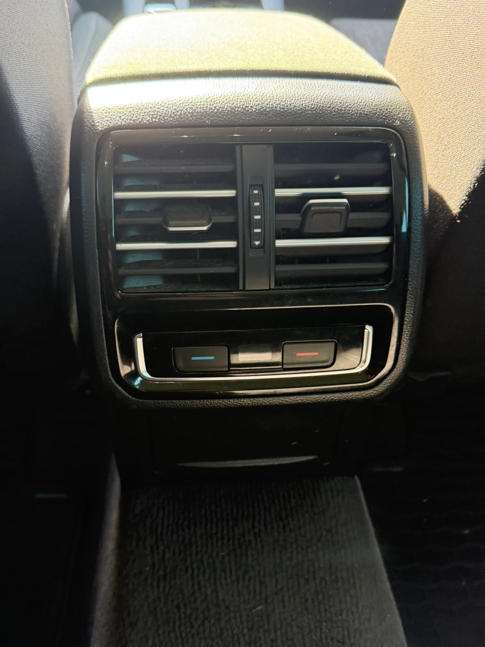 VW Passat 2.0 ТДИ Автомат, снимка 16 - Автомобили и джипове - 56634171