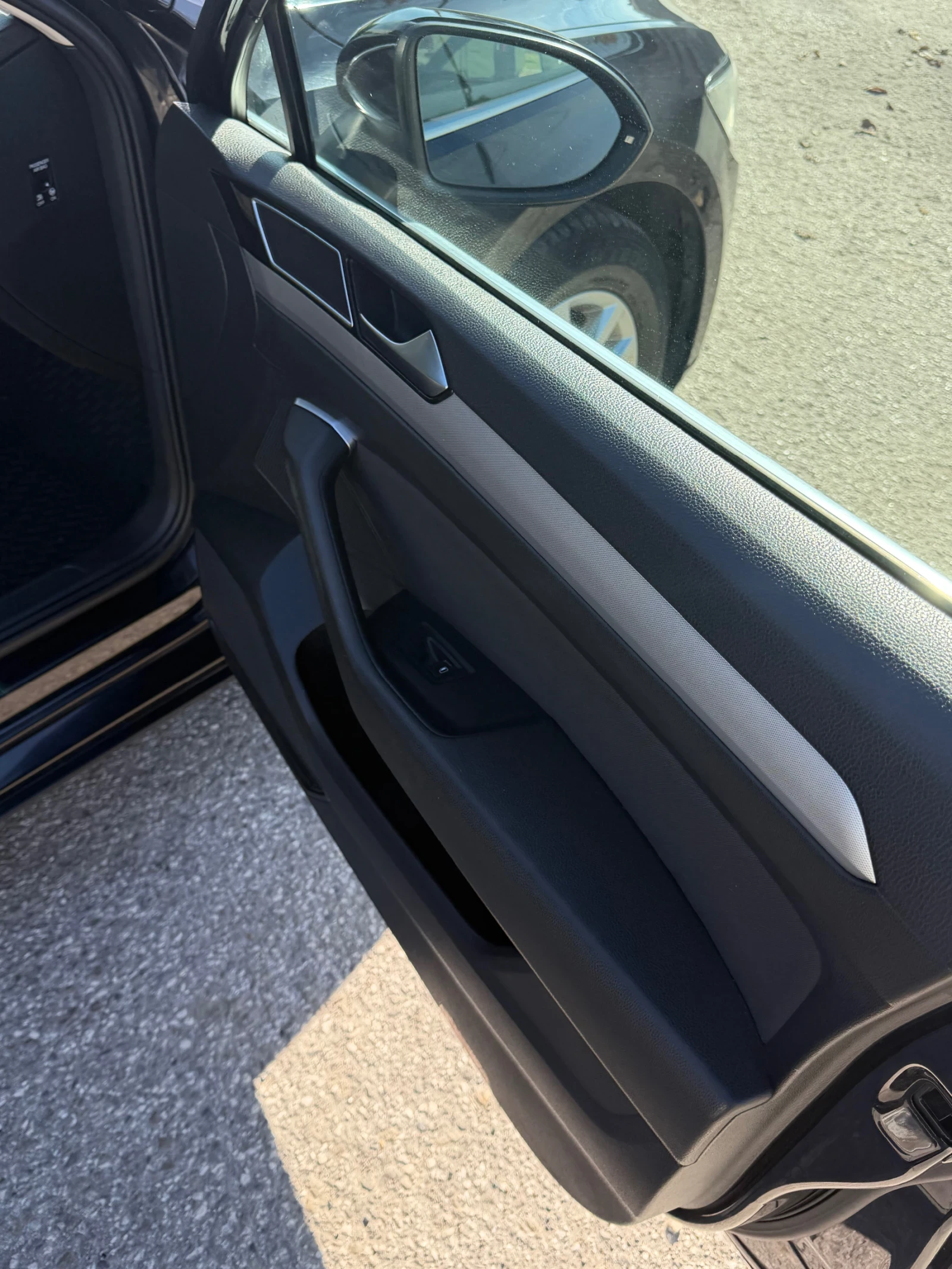VW Passat 2.0 ТДИ Автомат, снимка 9 - Автомобили и джипове - 56634171