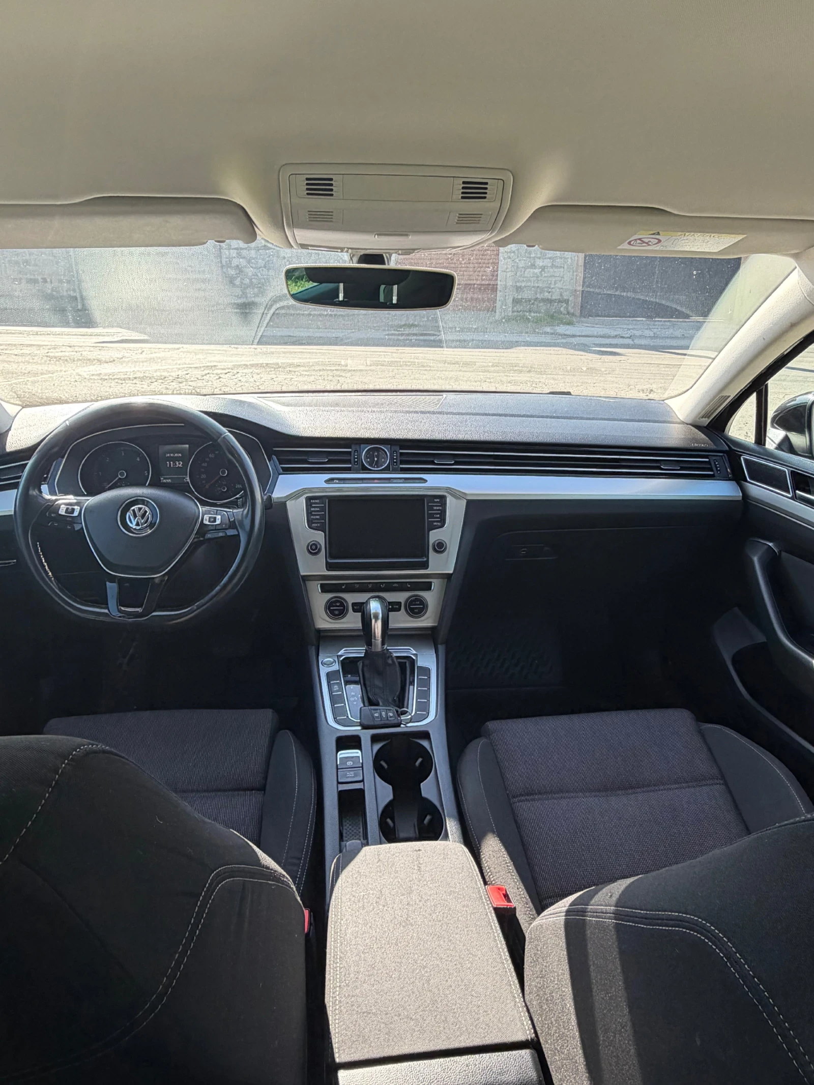 VW Passat 2.0 ТДИ Автомат, снимка 6 - Автомобили и джипове - 56634171