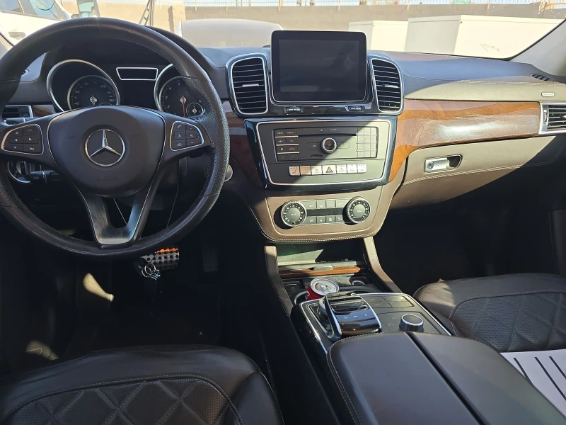 Mercedes-Benz GLE 400 4MATIC* AMG-Pack* Designo* Harman/Kardon* LED* , снимка 9 - Автомобили и джипове - 49384653