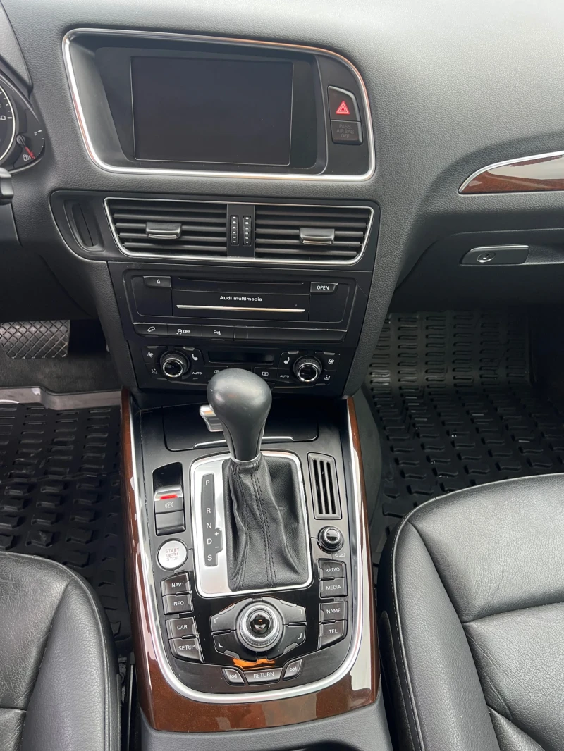 Audi Q5, снимка 6 - Автомобили и джипове - 52100344