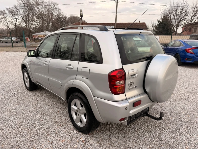 Toyota Rav4 2, 0 D-4D ИТАЛИЯ УНИКАЛНО ЗАПАЗЕНА, снимка 4 - Автомобили и джипове - 53023468