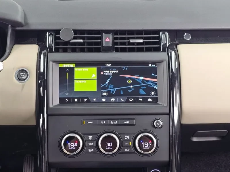 Land Rover Discovery 5 2.0 SD4 SE, снимка 14 - Автомобили и джипове - 55705609