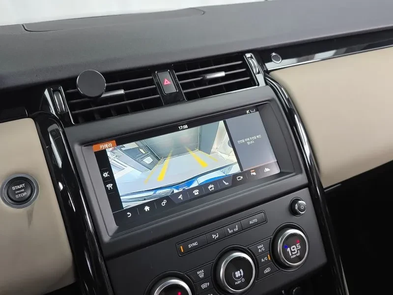 Land Rover Discovery 5 2.0 SD4 SE, снимка 15 - Автомобили и джипове - 55705609