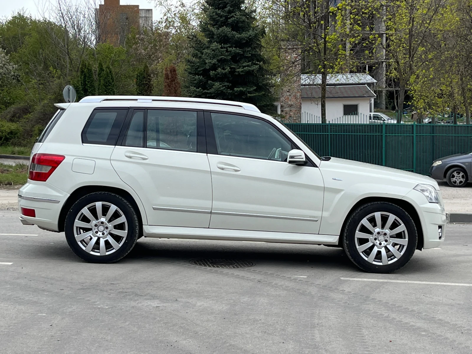 Mercedes-Benz GLK ЧЕРЕН ПЕТЪК  - изображение 4