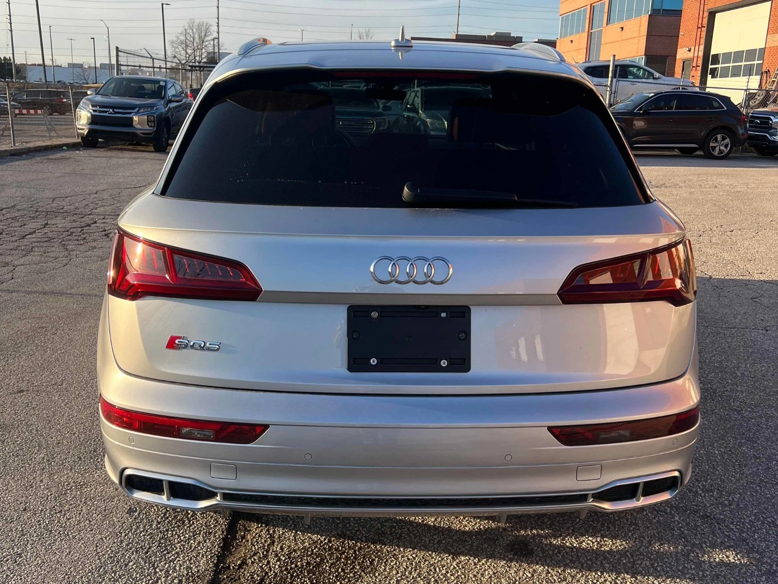 Audi SQ5 CARFAX АВТО КРЕДИТ  - изображение 4