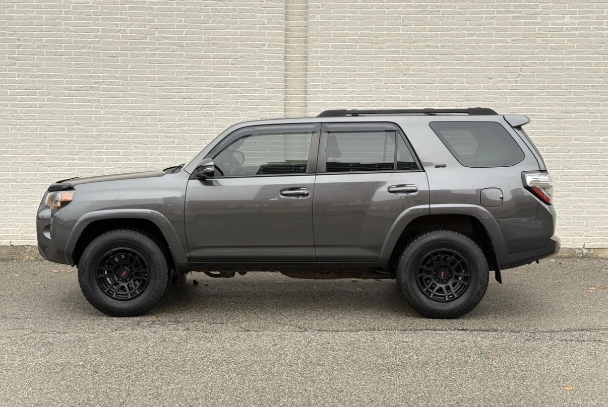 Toyota 4runner SR5 * 7 Места * 4Х4 * Камера * Подгреви * Carfax * - изображение 4