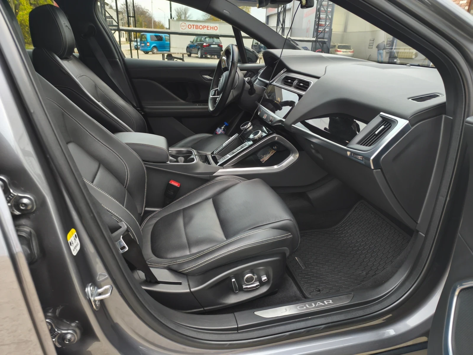 Jaguar I-Pace 90kWh, снимка 9 - Автомобили и джипове - 54731134