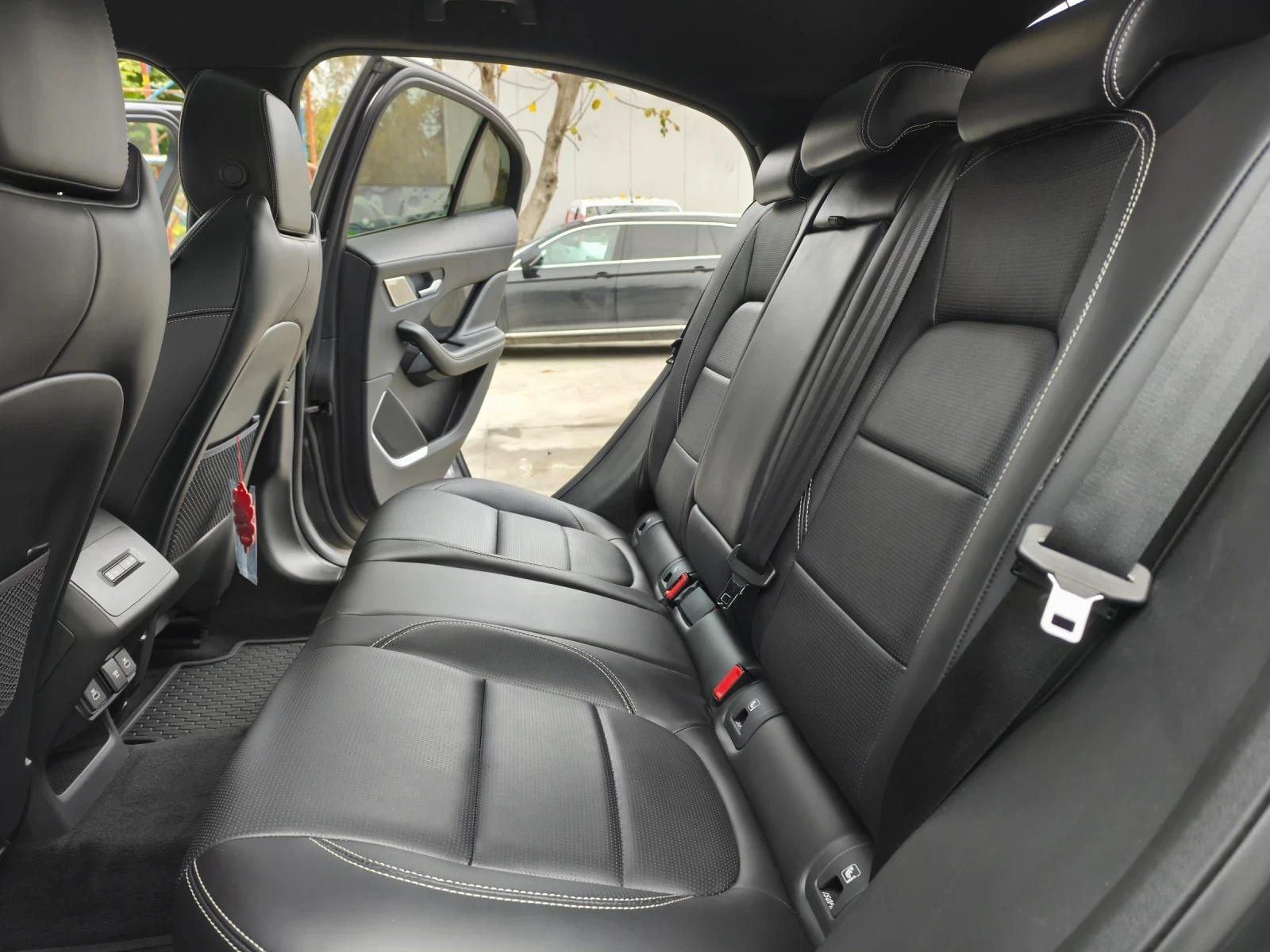 Jaguar I-Pace 90kWh, снимка 12 - Автомобили и джипове - 54731134