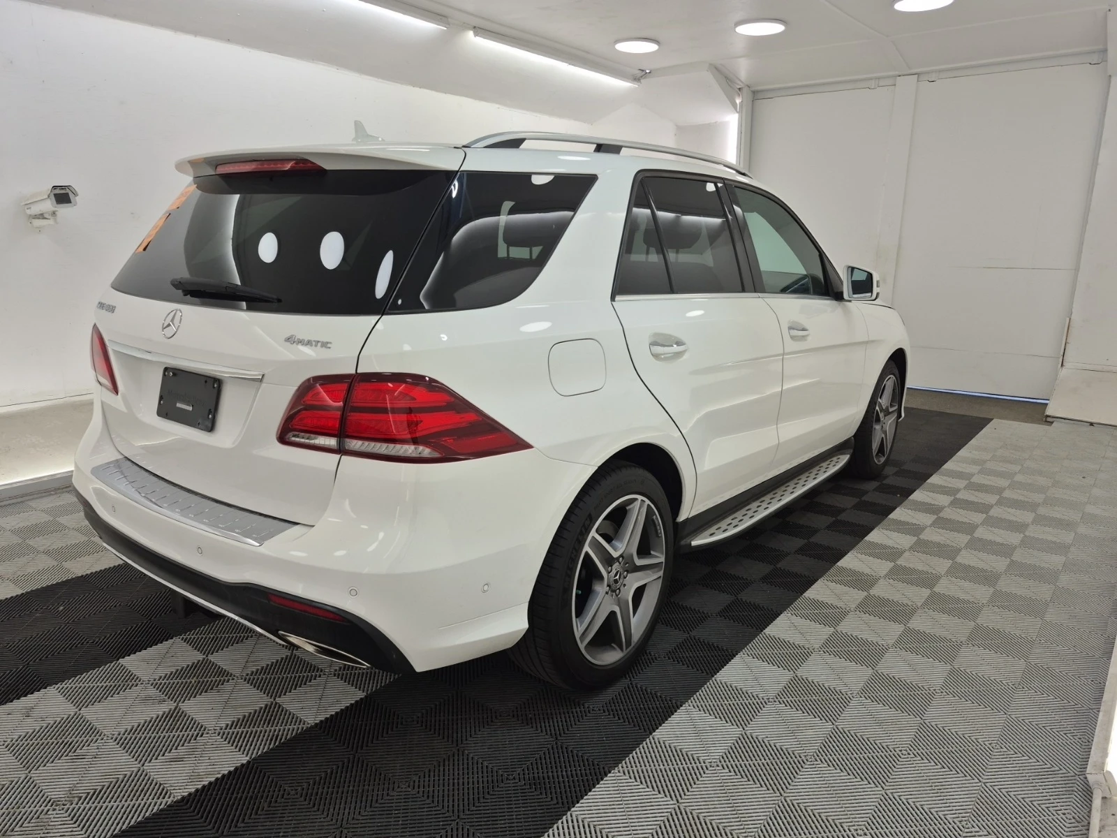 Mercedes-Benz GLE 400 AMG * * CARFAX * * АВТО КРЕДИТ * * , снимка 3 - Автомобили и джипове - 54858078