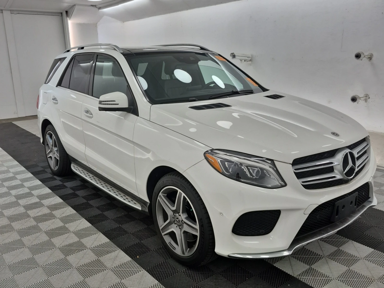 Mercedes-Benz GLE 400 AMG * * CARFAX * * АВТО КРЕДИТ * * , снимка 2 - Автомобили и джипове - 54858078