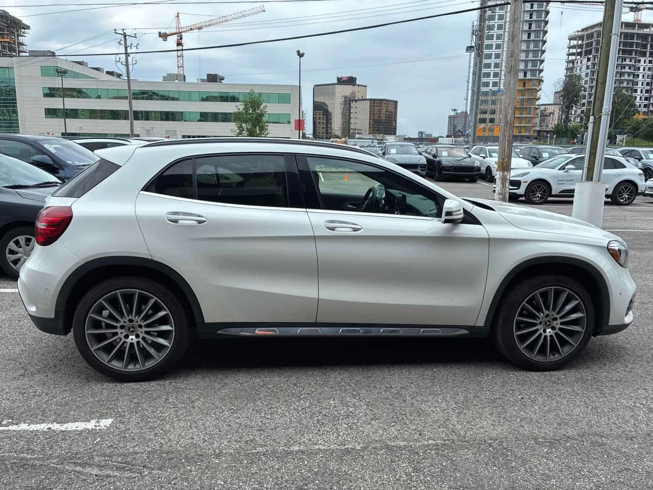 Mercedes-Benz GLA 250 * CARFAX * ОПЦИЯ ЗА ФИНАНСИРАНЕ , снимка 3 - Автомобили и джипове - 55226084
