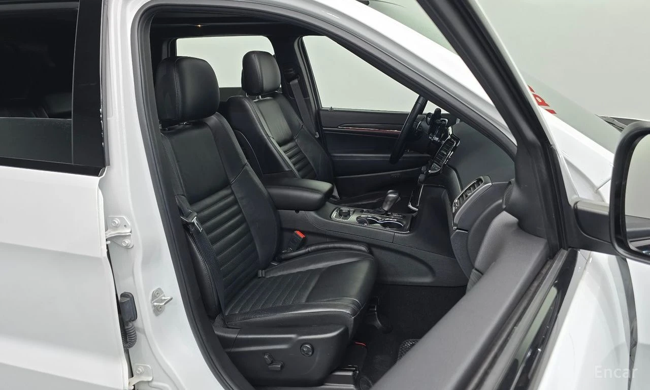 Jeep Grand cherokee 3.6* V6* 8ZF* LIMITED-X* ПОДГРЕВ* КАМЕРА* , снимка 13 - Автомобили и джипове - 55472383