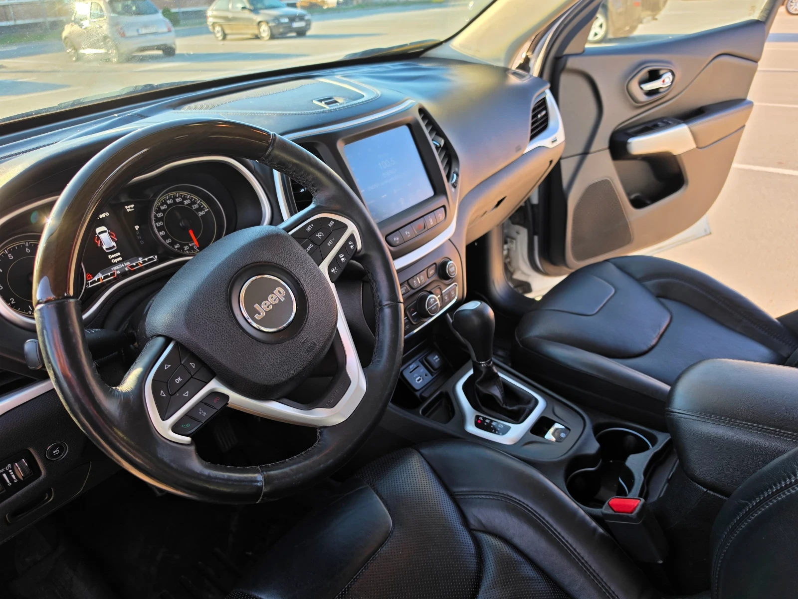 Jeep Cherokee 3, 2 V6 Overland, снимка 11 - Автомобили и джипове - 56350440