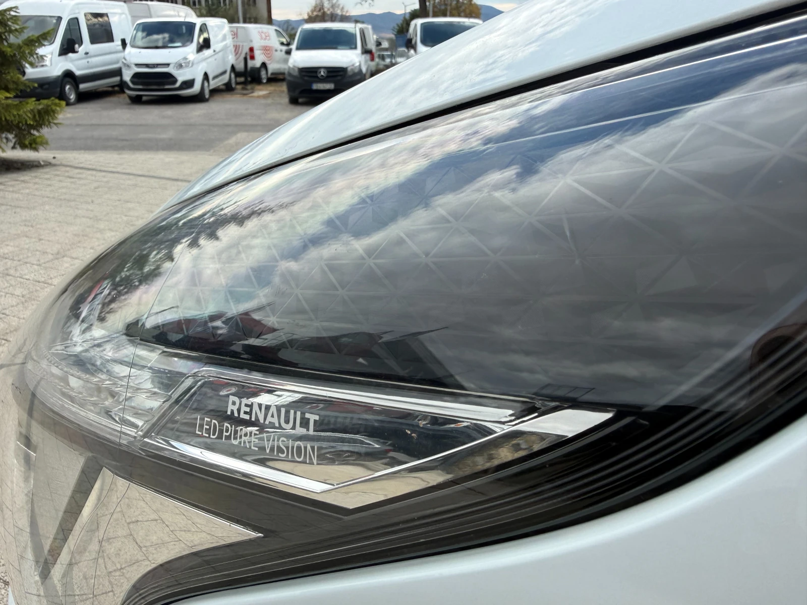 Renault Trafic 2.0dCI Клима L1H1 Еuro 6D-Temp , снимка 17 - Бусове и автобуси - 56085176