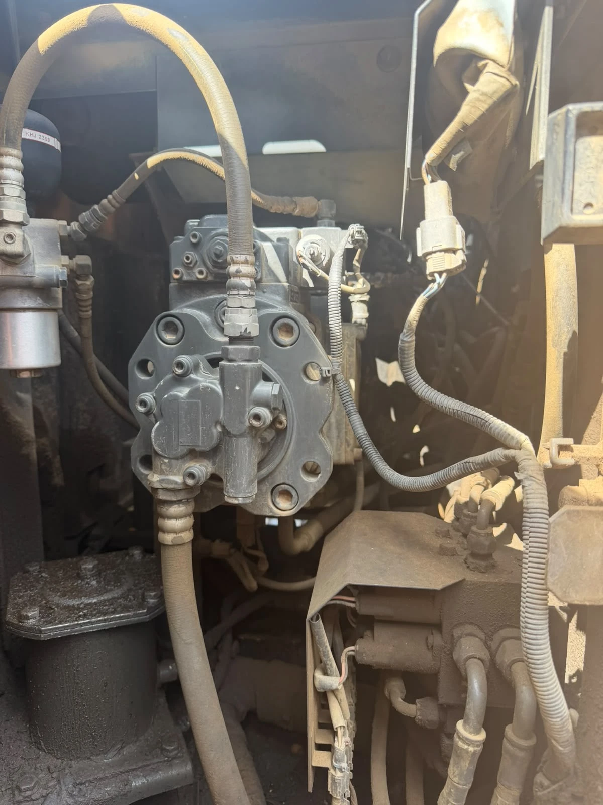 Багер Hyundai ROBEX 145 LCR-9 ДВЕ КОФИ ЛИЗИНГ, снимка 8 - Индустриална техника - 56048968