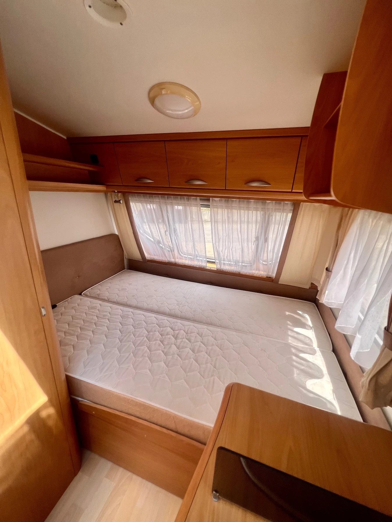 Каравана Chateau Calista 440, Форселт / Мувър / 2006г, снимка 13 - Каравани и кемпери - 55147057