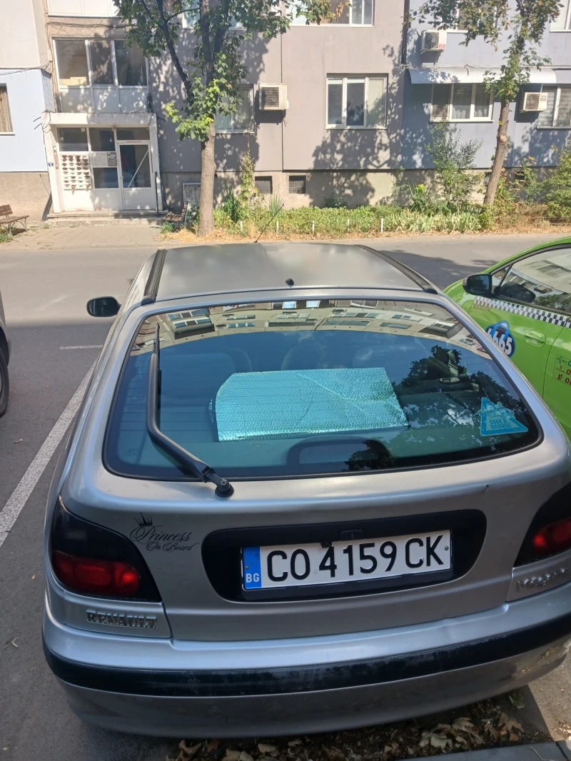 Renault Megane, снимка 7 - Автомобили и джипове - 47109004