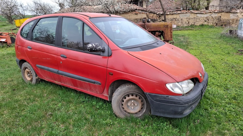 Renault Scenic, снимка 12 - Автомобили и джипове - 49608890