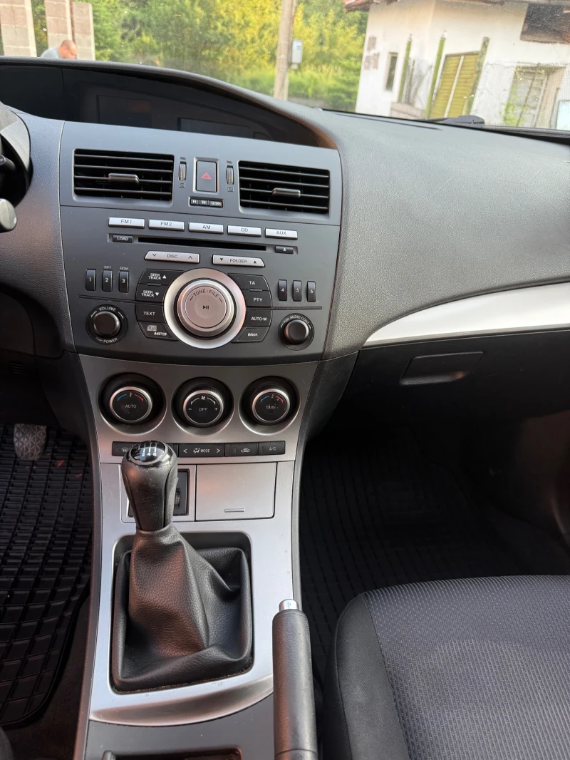 Mazda 3, снимка 10 - Автомобили и джипове - 51242354