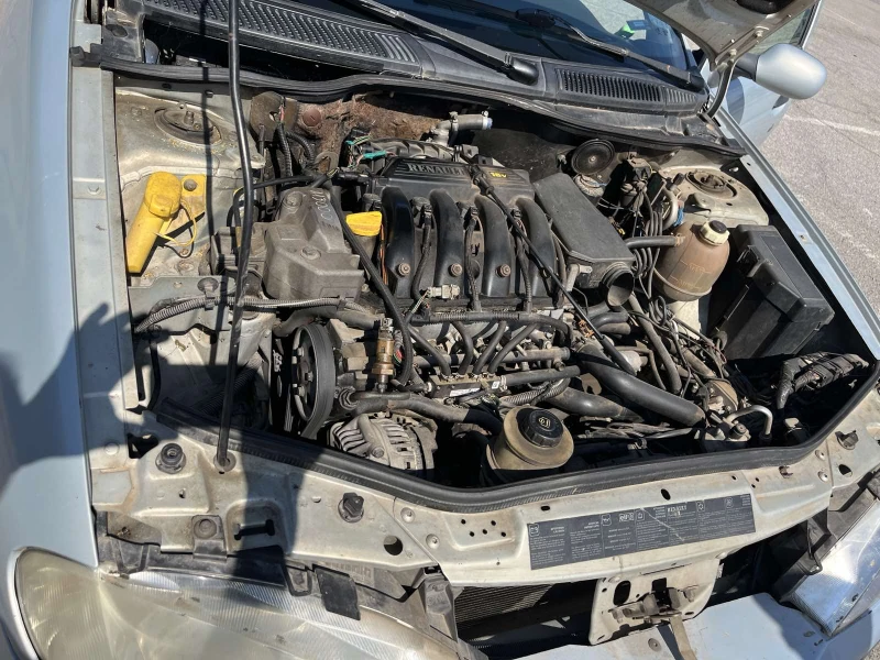 Renault Megane, снимка 9 - Автомобили и джипове - 51887405