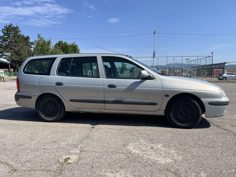 Renault Megane, снимка 5 - Автомобили и джипове - 51887405