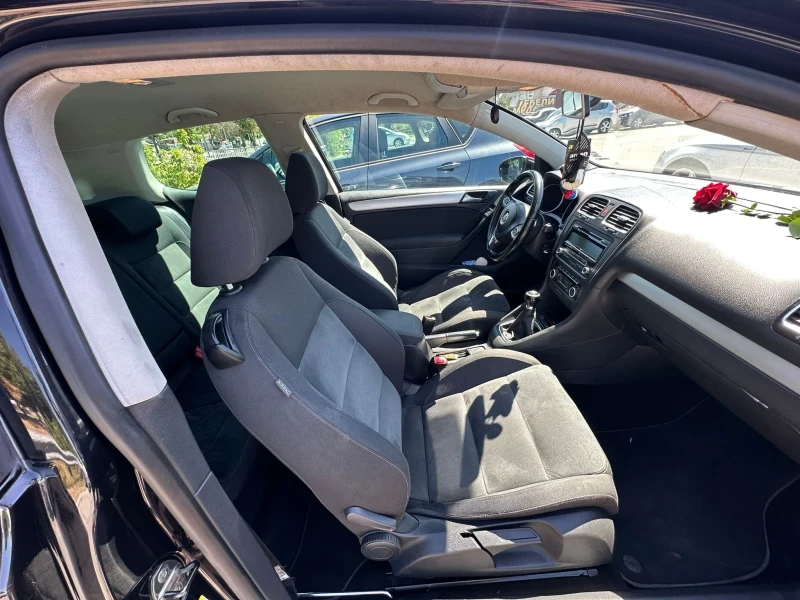 VW Golf, снимка 5 - Автомобили и джипове - 52576445