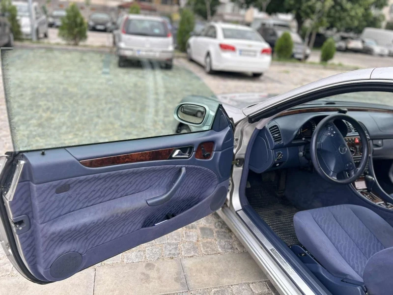 Mercedes-Benz CLK 320 V6 FACELIFT, снимка 5 - Автомобили и джипове - 52908504