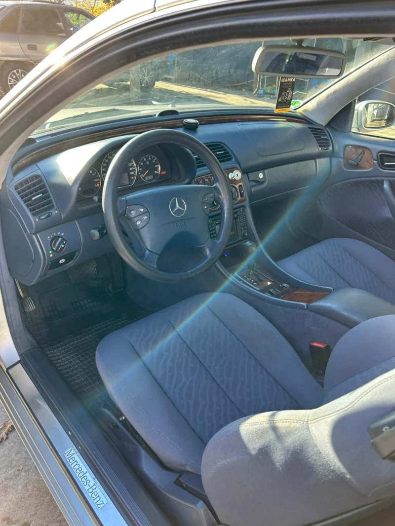 Mercedes-Benz CLK 320 V6 FACELIFT, снимка 10 - Автомобили и джипове - 52908504