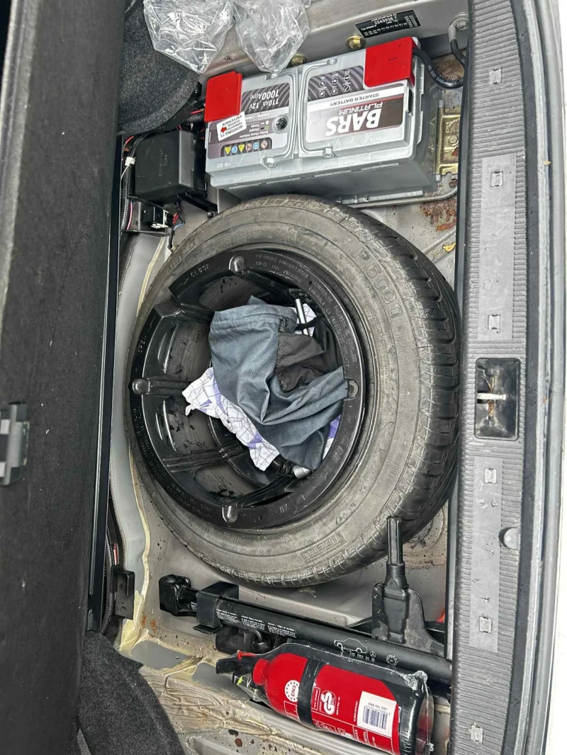 Mercedes-Benz CLK 320 V6 FACELIFT, снимка 9 - Автомобили и джипове - 52908504