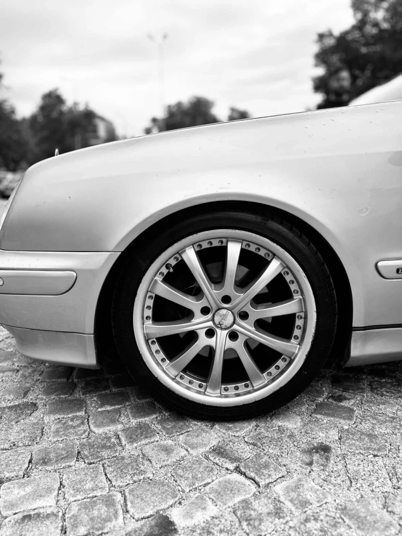 Mercedes-Benz CLK 320 V6 FACELIFT, снимка 4 - Автомобили и джипове - 52908504