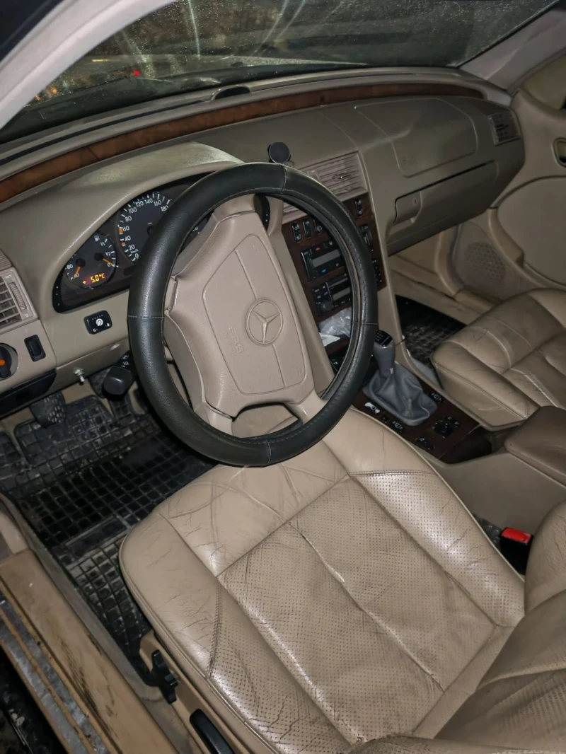 Mercedes-Benz C 200 2.0i Газ, снимка 14 - Автомобили и джипове - 53249150