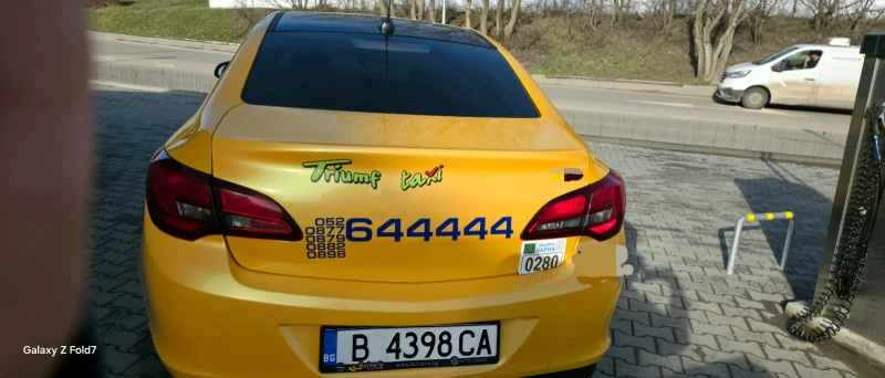 Opel Astra Седан 1.6, снимка 5 - Автомобили и джипове - 53590612
