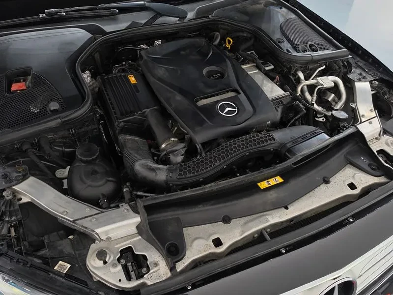 Mercedes-Benz E 300 4Matic Exclusive, снимка 6 - Автомобили и джипове - 55800678