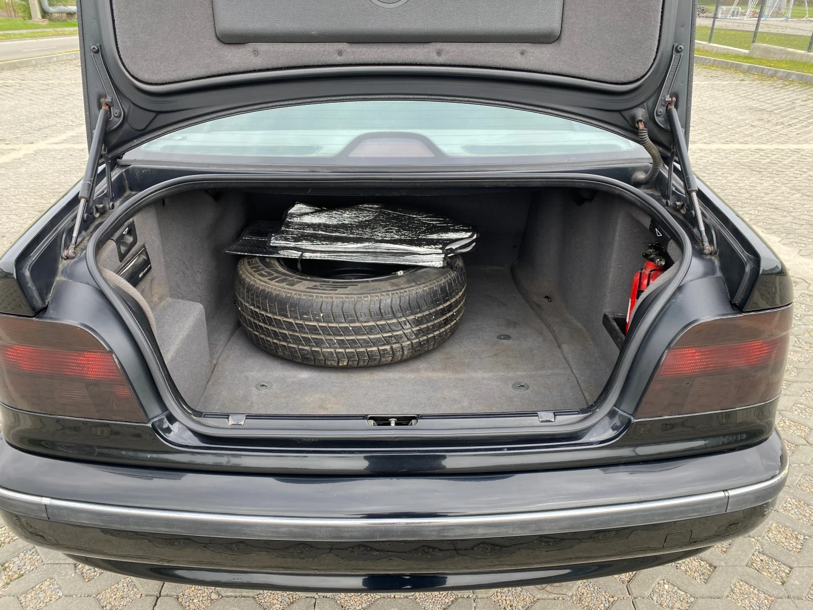 BMW 528 2.8i - изображение 10
